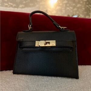 Elegant Black Leather Handbag